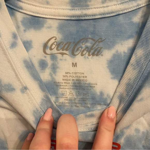 Coca Cola Blue tie dye short sleeve shirt size medium NWOT - Picture 2 of 3
